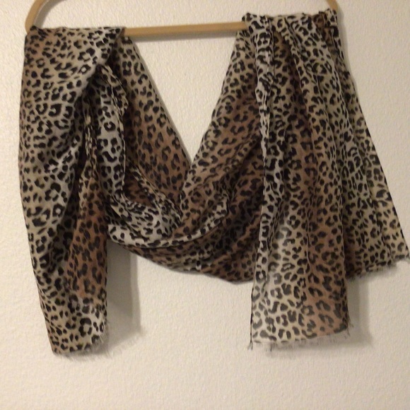 Leopard Pattern Scarf - Picture 1 of 1